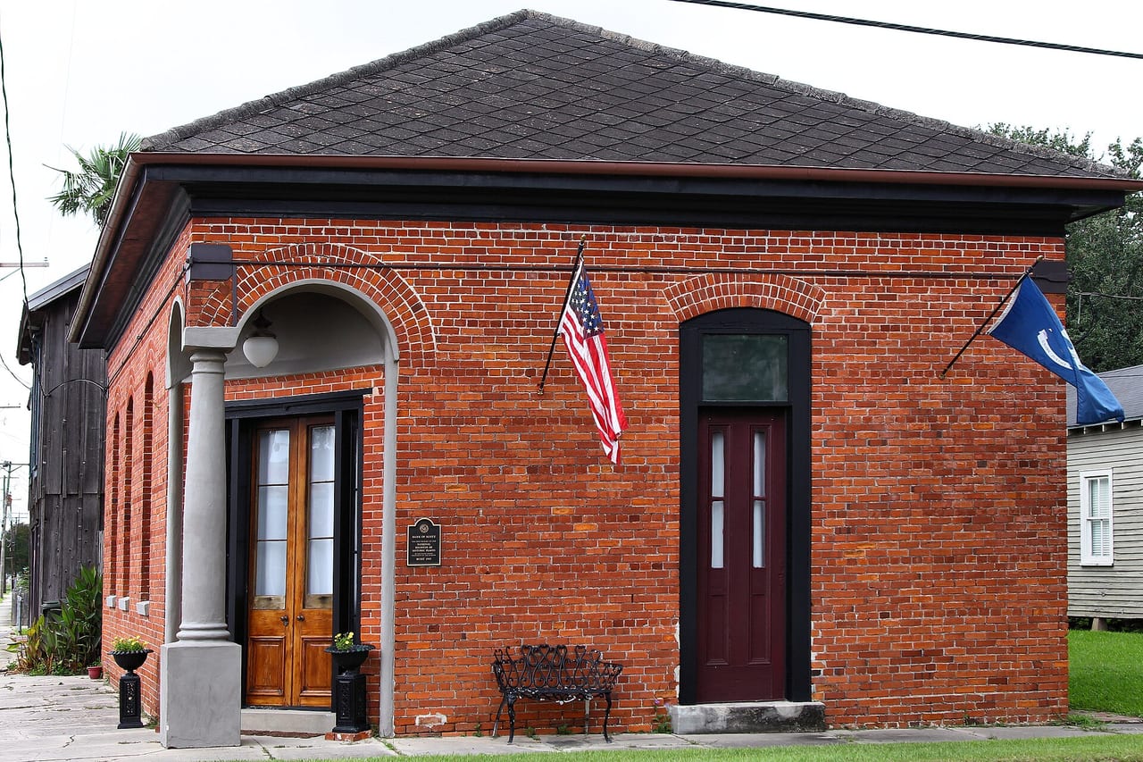 Historic Bank of Scott building in Scott, west Lafayette Parish; regional context for nearby Ossun